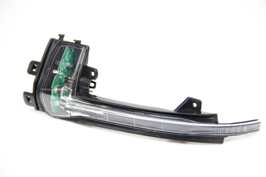 Blinkers TYC - Audi - A4, A3, A4 quattro, A5, S4, S3, S5, Rs3, Rs4, Rs5 - OE 8K0949101C,8K0949101B,8K0949101D
