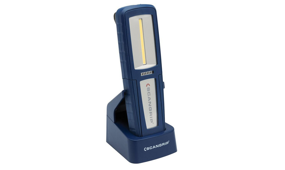 Multifunktionell LED-arbetslampa i basen som ger 500 lumen. Scangrip