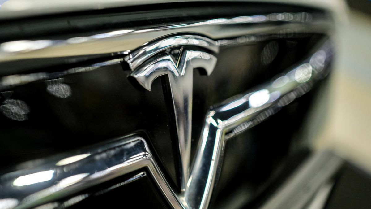 Tesla sortlistet - trues med at blive blokeret på Blocket