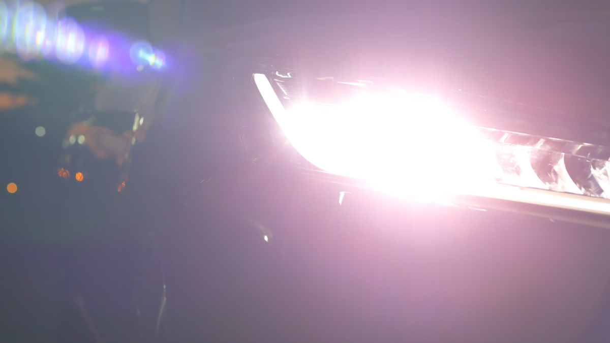 Strålkastare på bilen